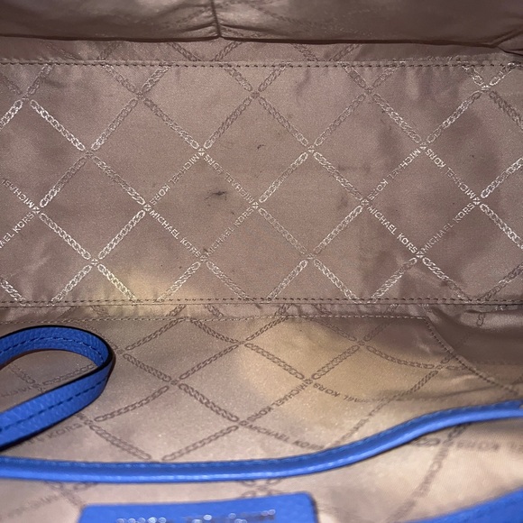 SOLD-MK belted mercer satchel in EUC w/ matching BN wallet - Picture 8 of 11